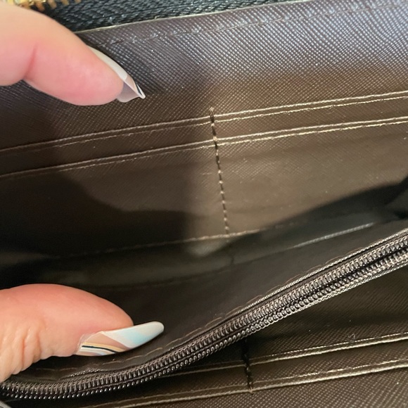 ELIMPAUL Zip Around Clutch - Picture 5 of 5